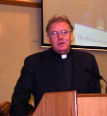 Rev Canon Des Sinnamon proposes the Report of the Board for Social Responsibility (RI)